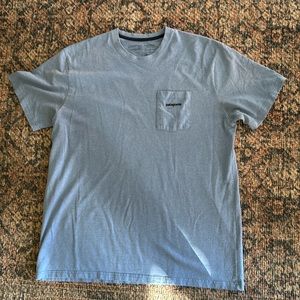 Men’s XL front pocket Patagonia T-Shirt